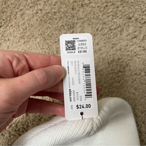 Adidas NWT White Beanie - Picture 3 of 4